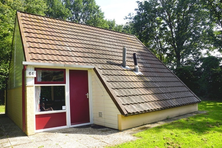 Lots of privacy around Bungalow 64, our house in South Limburg, which you can rent for a wonderful holiday